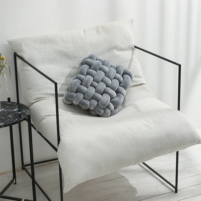 5 Tips for Styling Your Sofa with Cushions